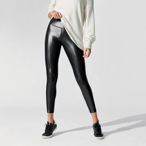 Carbon38 Black Reg RiseTakara LengthLegging